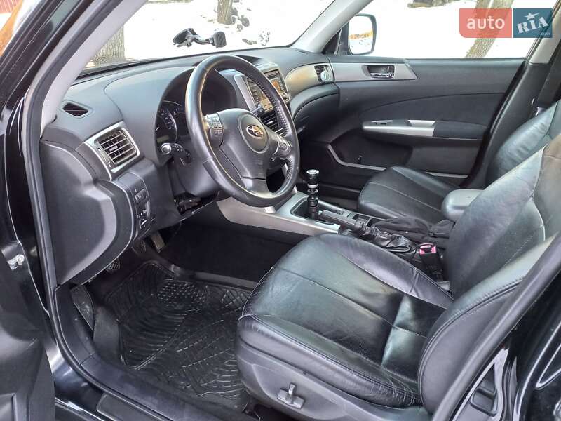 Внедорожник / Кроссовер Subaru Forester 2010 в Львове