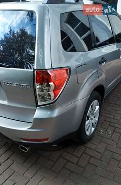 Внедорожник / Кроссовер Subaru Forester 2008 в 