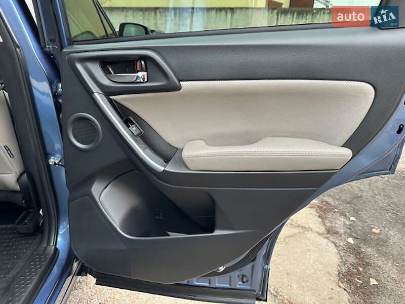 Внедорожник / Кроссовер Subaru Forester 2017 в Киеве
