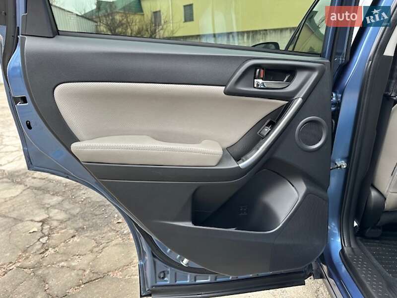 Внедорожник / Кроссовер Subaru Forester 2017 в Киеве