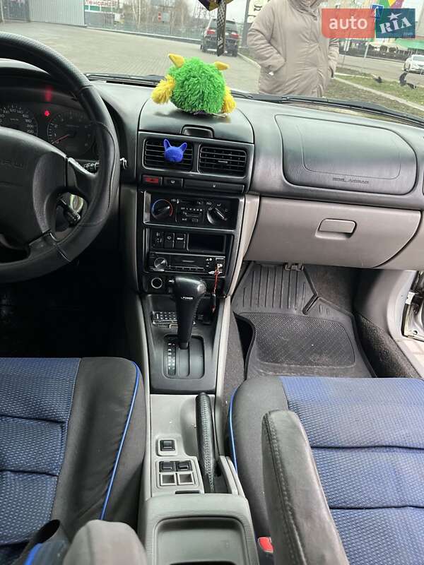 Позашляховик / Кросовер Subaru Forester 2001 в Олександрії