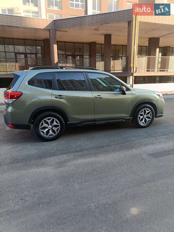 Внедорожник / Кроссовер Subaru Forester 2020 в Киеве