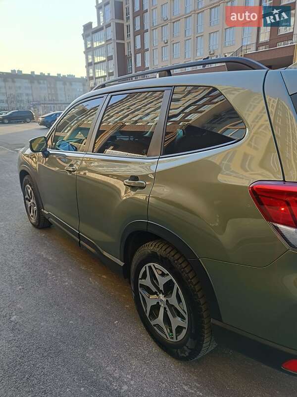 Внедорожник / Кроссовер Subaru Forester 2020 в Киеве