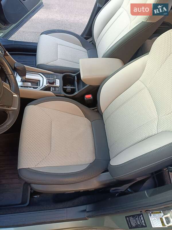 Внедорожник / Кроссовер Subaru Forester 2020 в Киеве