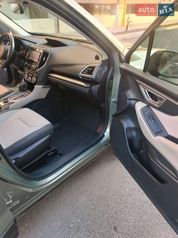 Внедорожник / Кроссовер Subaru Forester 2020 в Киеве