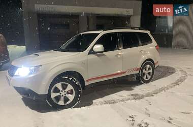 Внедорожник / Кроссовер Subaru Forester 2010 в Староконстантинове