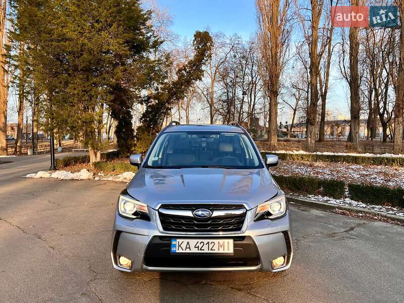 Позашляховик / Кросовер Subaru Forester 2016 в Києві