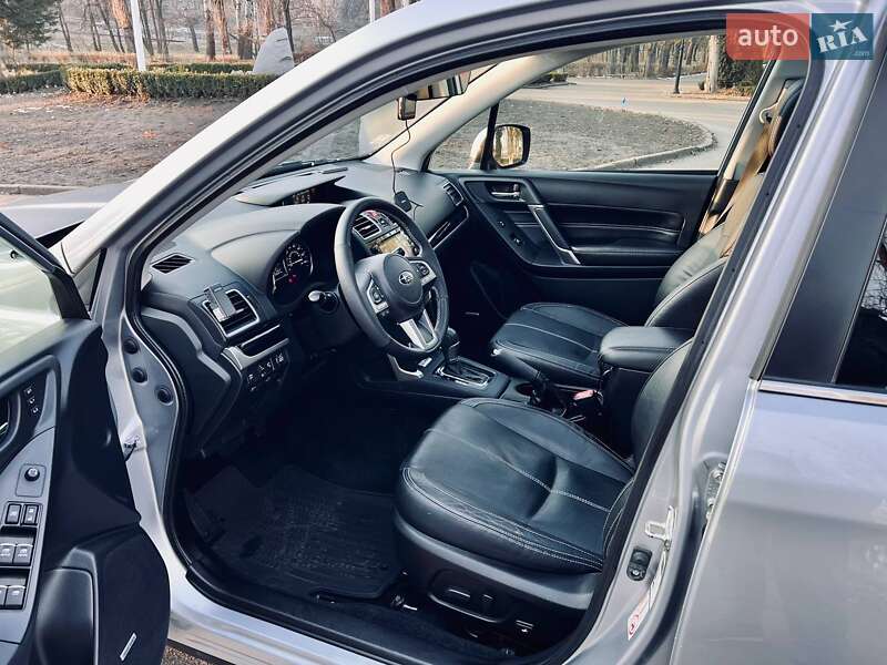 Позашляховик / Кросовер Subaru Forester 2016 в Києві