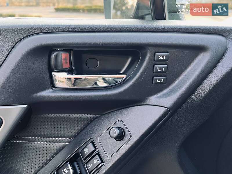 Позашляховик / Кросовер Subaru Forester 2016 в Києві