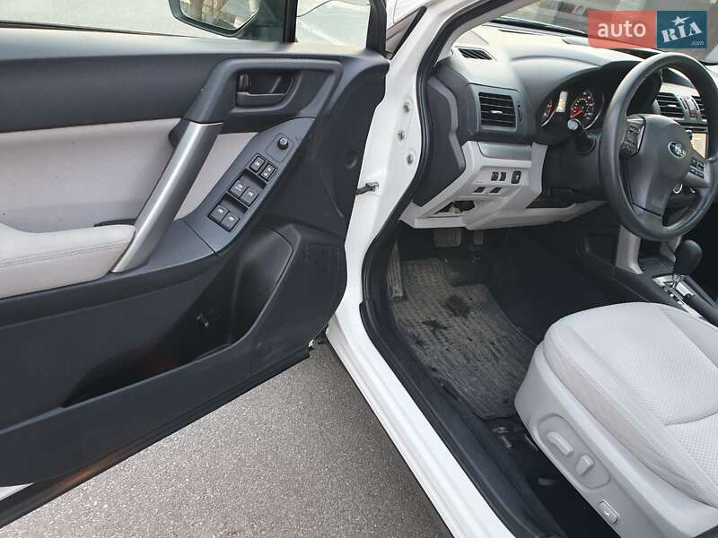 Внедорожник / Кроссовер Subaru Forester 2014 в Днепре