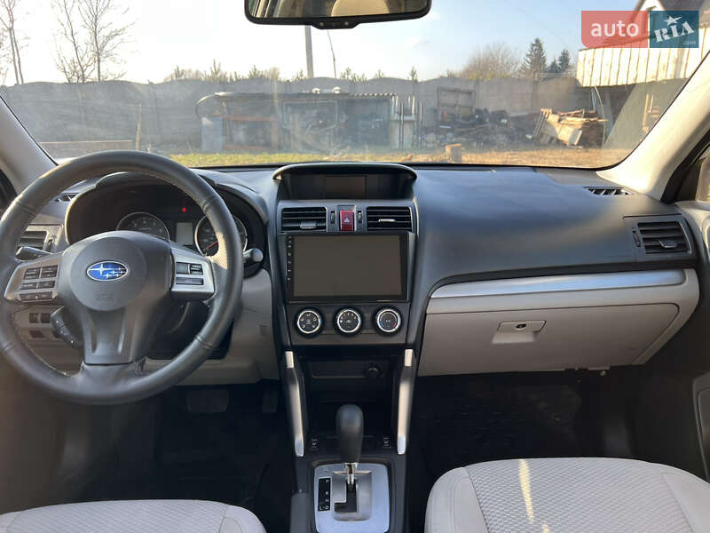 Внедорожник / Кроссовер Subaru Forester 2014 в Луцке