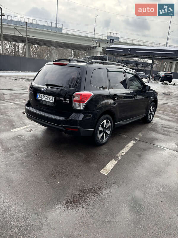 Позашляховик / Кросовер Subaru Forester 2016 в Києві