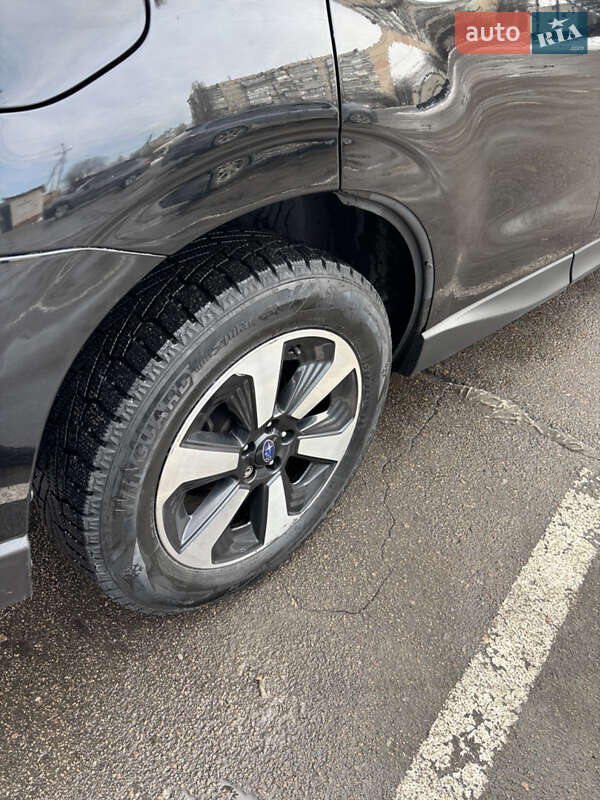 Позашляховик / Кросовер Subaru Forester 2016 в Києві