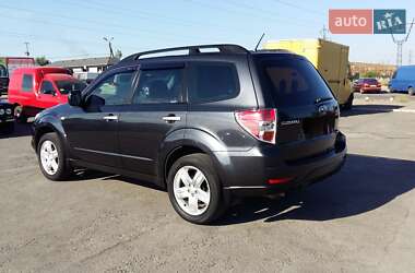 Позашляховик / Кросовер Subaru Forester 2010 в Новомосковську