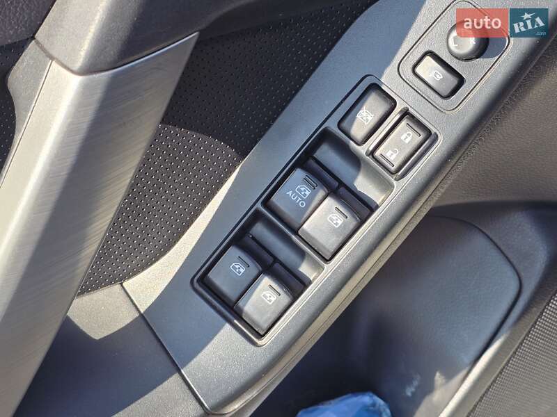 Внедорожник / Кроссовер Subaru Forester 2012 в Черкассах