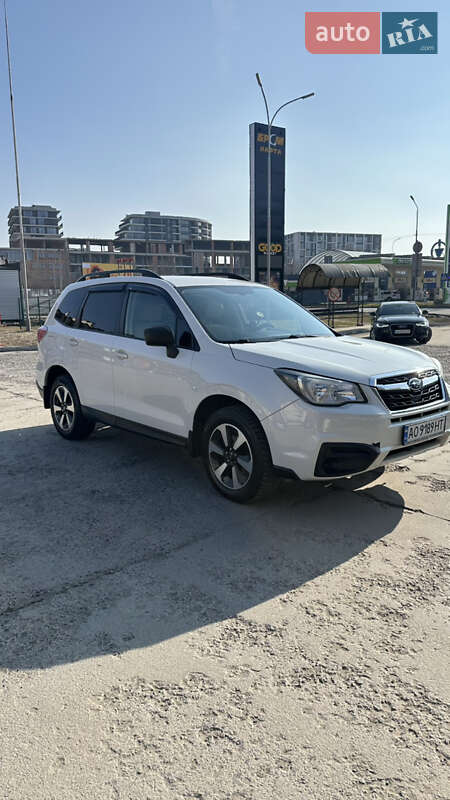Внедорожник / Кроссовер Subaru Forester 2017 в Ужгороде