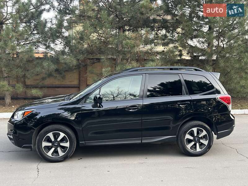 Позашляховик / Кросовер Subaru Forester 2017 в Дніпрі