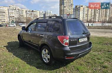 Внедорожник / Кроссовер Subaru Forester 2010 в 
