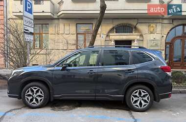Внедорожник / Кроссовер Subaru Forester 2018 в 