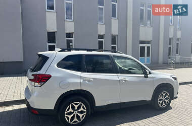 Внедорожник / Кроссовер Subaru Forester 2022 в 