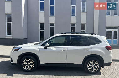Внедорожник / Кроссовер Subaru Forester 2022 в 