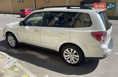 Позашляховик / Кросовер Subaru Forester 2011 в 