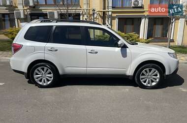 Позашляховик / Кросовер Subaru Forester 2011 в 
