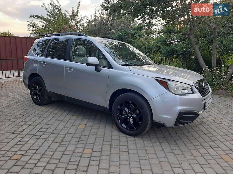 Внедорожник / Кроссовер Subaru Forester 2016 в Полтаве