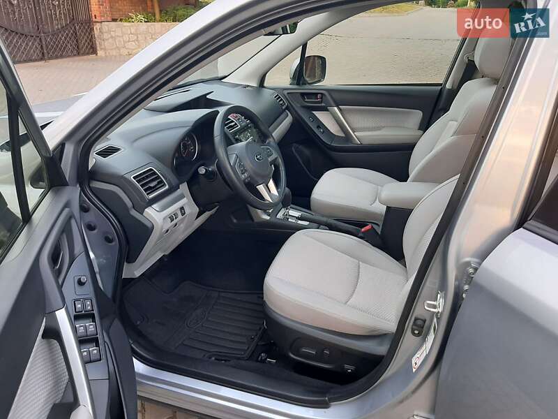 Внедорожник / Кроссовер Subaru Forester 2016 в Полтаве