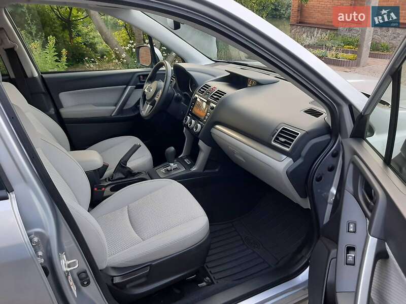 Внедорожник / Кроссовер Subaru Forester 2016 в Полтаве