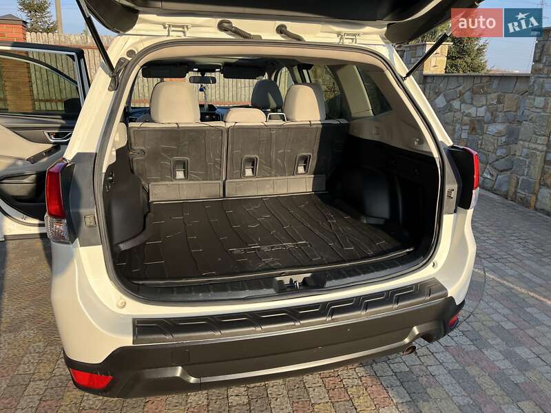 Внедорожник / Кроссовер Subaru Forester 2019 в Львове