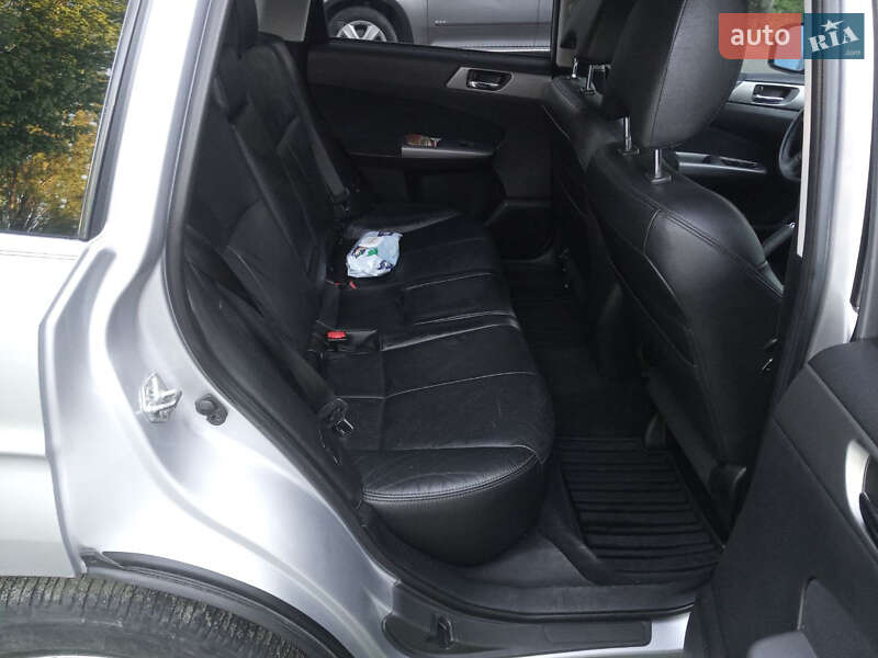 Позашляховик / Кросовер Subaru Forester 2012 в Києві