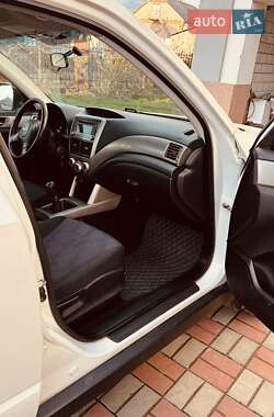 Внедорожник / Кроссовер Subaru Forester 2010 в 