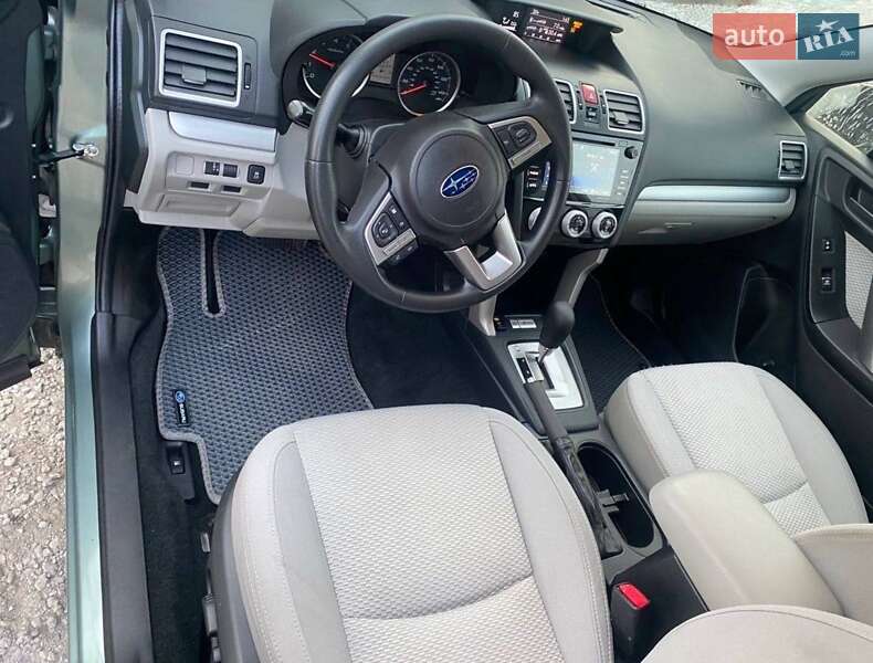 Внедорожник / Кроссовер Subaru Forester 2016 в Днепре
