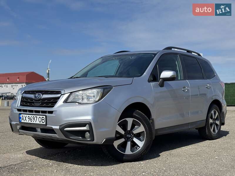 Внедорожник / Кроссовер Subaru Forester 2017 в 