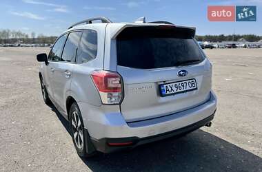 Внедорожник / Кроссовер Subaru Forester 2017 в 