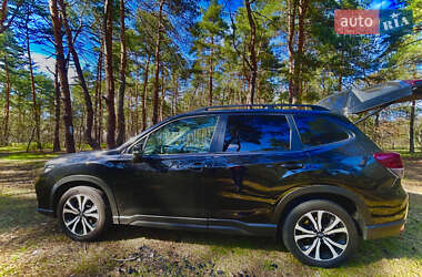 Внедорожник / Кроссовер Subaru Forester 2018 в 