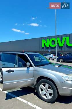 Внедорожник / Кроссовер Subaru Forester 2006 в 