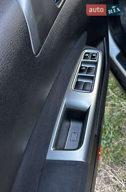 Внедорожник / Кроссовер Subaru Forester 2011 в 