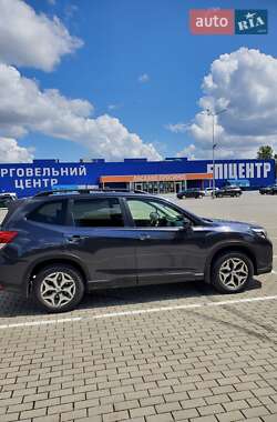 Внедорожник / Кроссовер Subaru Forester 2018 в 
