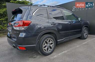 Внедорожник / Кроссовер Subaru Forester 2018 в 