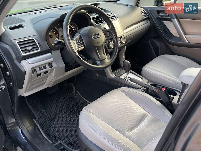 Позашляховик / Кросовер Subaru Forester 2015 в Києві