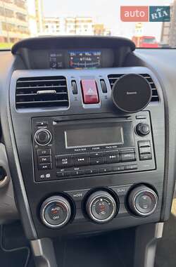 Позашляховик / Кросовер Subaru Forester 2014 в 