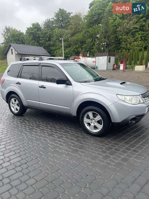 Позашляховик / Кросовер Subaru Forester 2011 в Бібрці