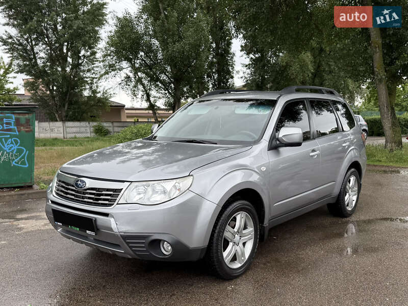 Внедорожник / Кроссовер Subaru Forester 2008 в 