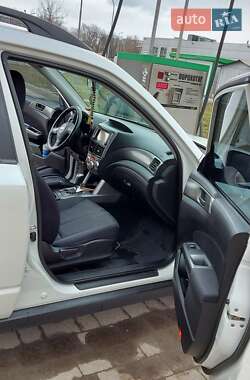 Внедорожник / Кроссовер Subaru Forester 2011 в 