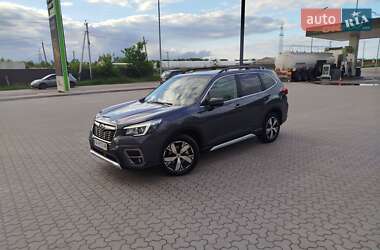 Внедорожник / Кроссовер Subaru Forester 2020 в Киеве
