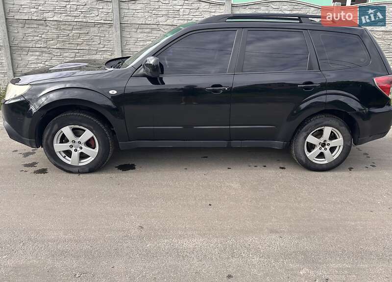 Позашляховик / Кросовер Subaru Forester 2010 в Києві