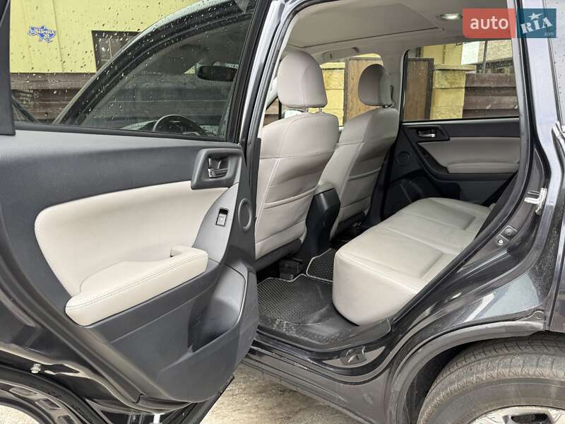 Внедорожник / Кроссовер Subaru Forester 2015 в Киеве