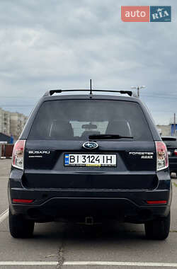 Внедорожник / Кроссовер Subaru Forester 2012 в 